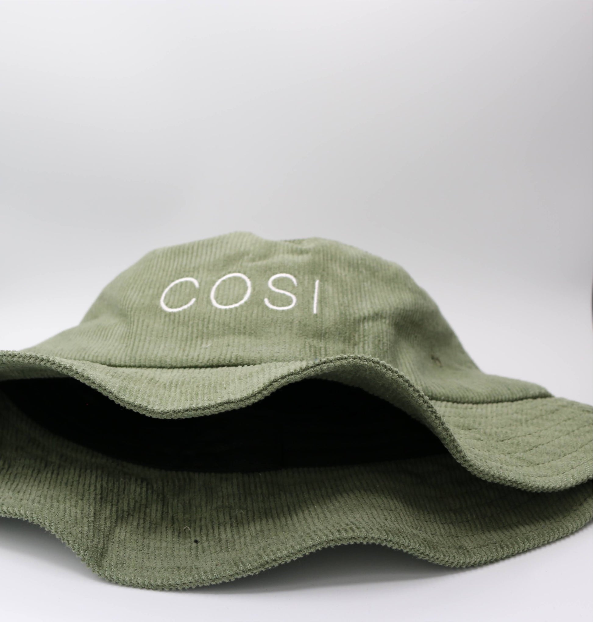 THE OLIVE GREEN BUCKET HAT - COSI & co.